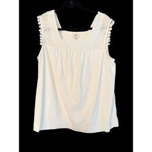 Crown and IVy XL White Top Pom Poms Summer Resort Sleeveless